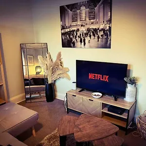 Entire Stylish 1 Bedroom Flat With Free Parking Dundee