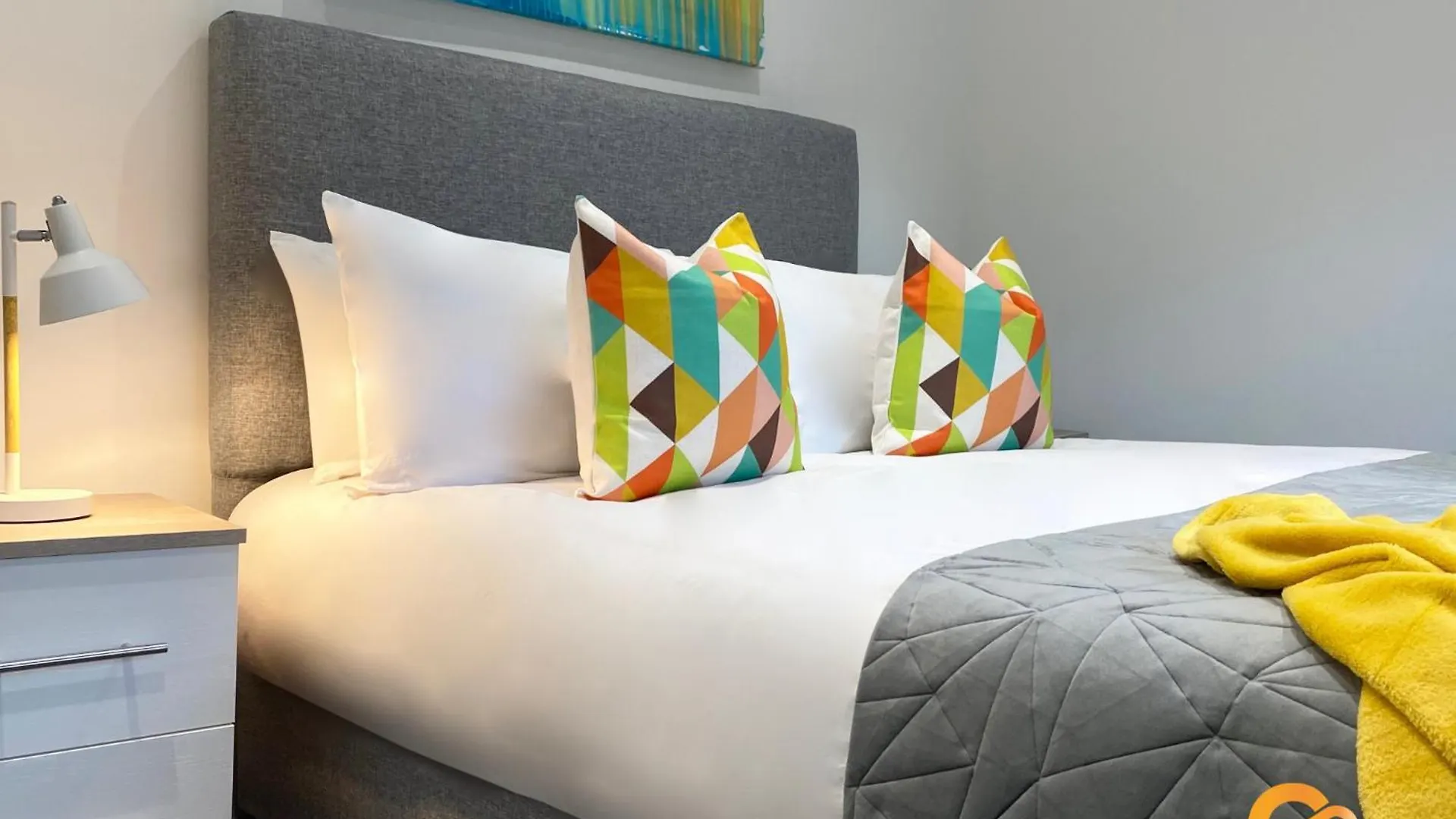 Central Serviced Apartments: Cosy University Stay with Free Parking Dundee Apartment